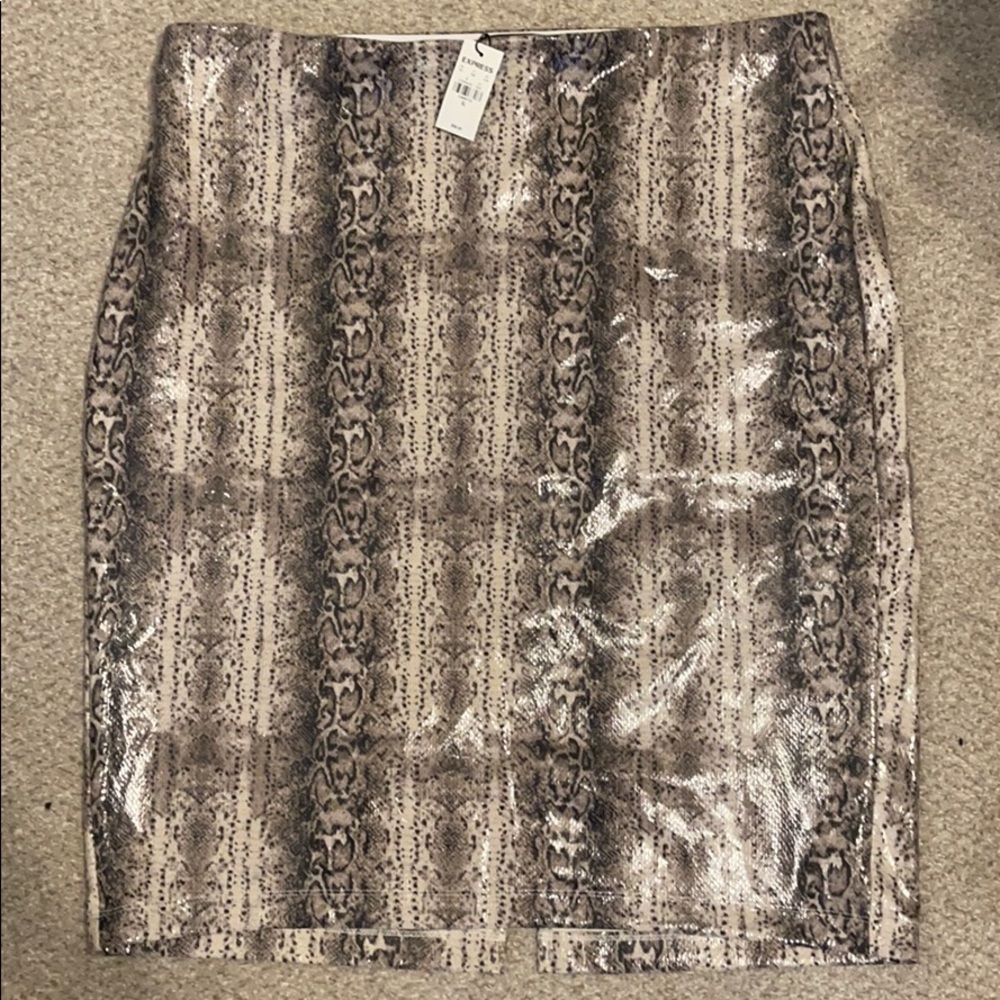 Vegan leather express skirt